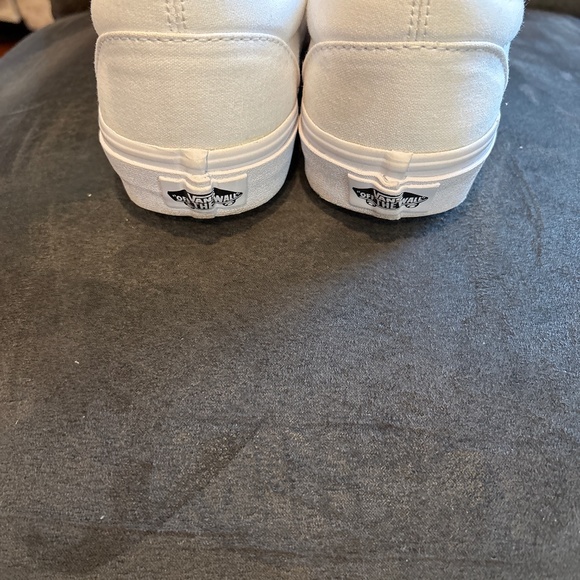 Unisex Vans Classic White Canvas Slip On Sneakers M7.5/ W 9 - Picture 4 of 7